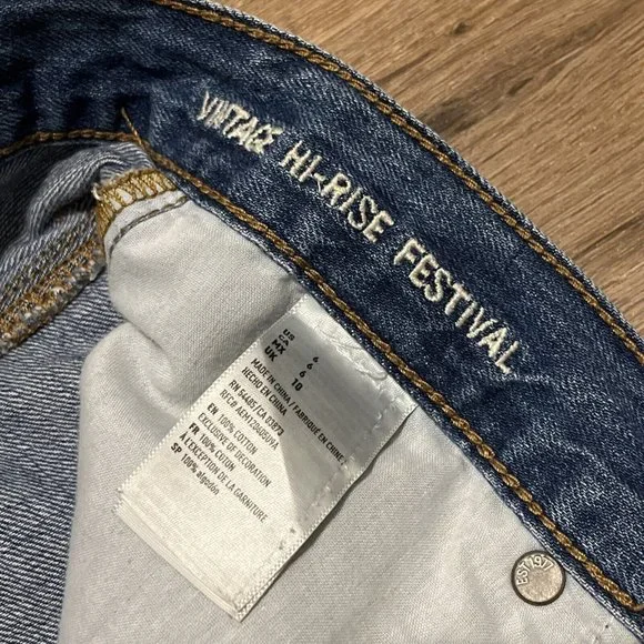 American Eagle Vintage Hi-Rise Festival Shorts SZ 6 Denim Distressed Blue Jean - Picture 7 of 10